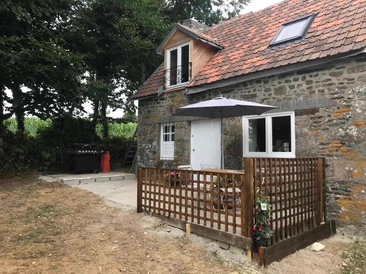 Ferme De Noyes * Sourdeval